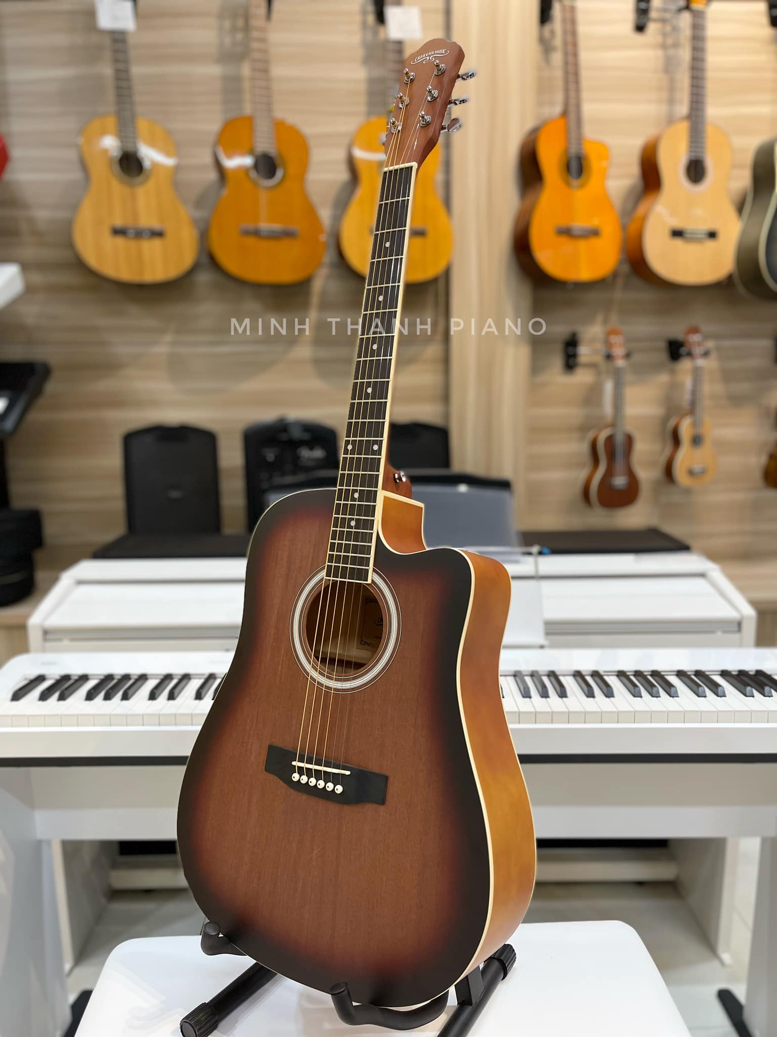đàn guitar classic 