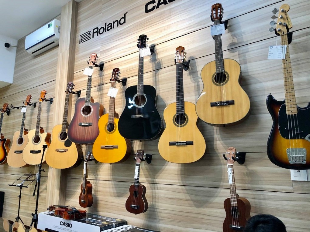 mua đàn Guitar tại Bảo Lộc