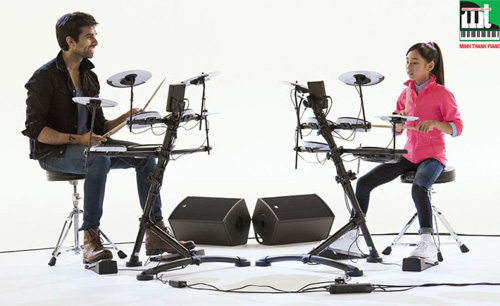 Nen-hoc-trong-dien-tu-hay-trong-jazz