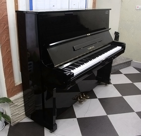 dan piano cu yamaha u2h