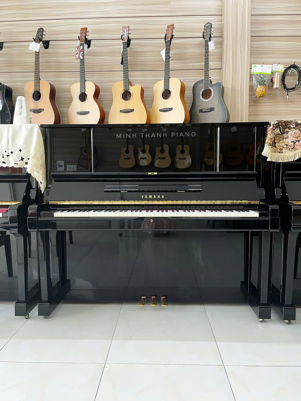 Piano Yamaha YUX