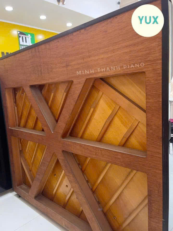 giá Piano Yamaha YUX