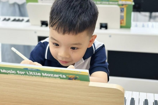 Lớp học piano cho trẻ tại Bảo Lộc – Nên học cá nhân hay học nhóm?